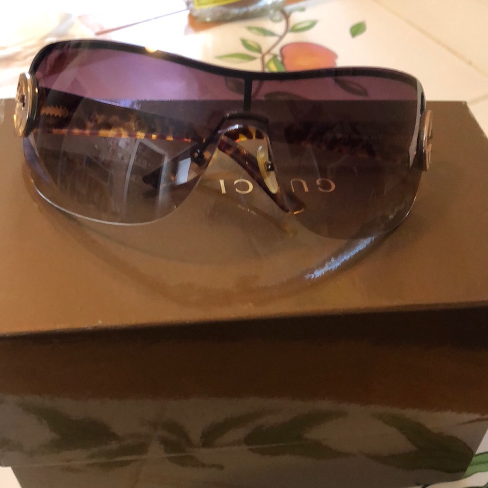 Gucci sunglasses
